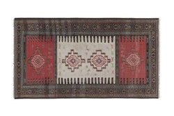 Vintage Sumak Kilim 107 x 185 cm