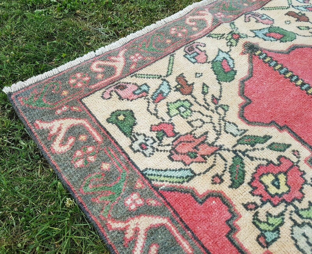 Vintage Uşak Halı 103 x 163 cm