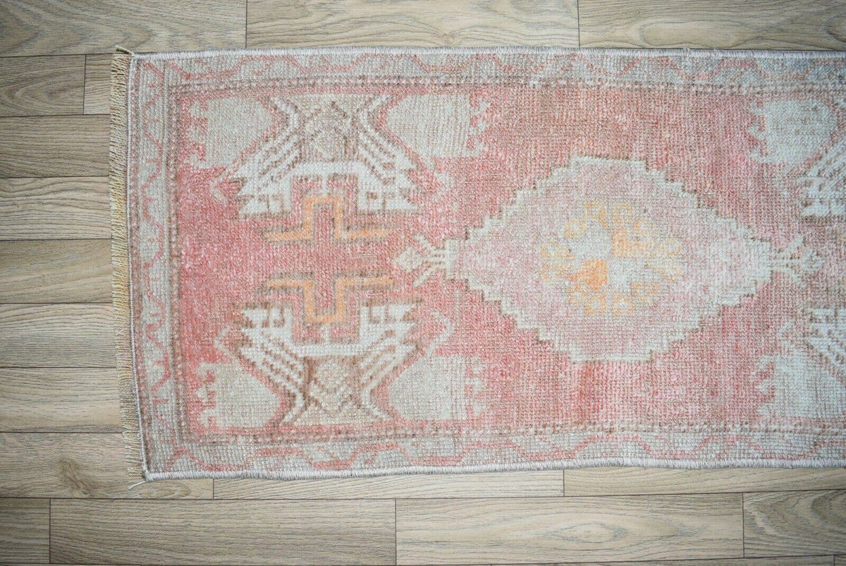 Vintage Uşak Halı 42 x 97 cm
