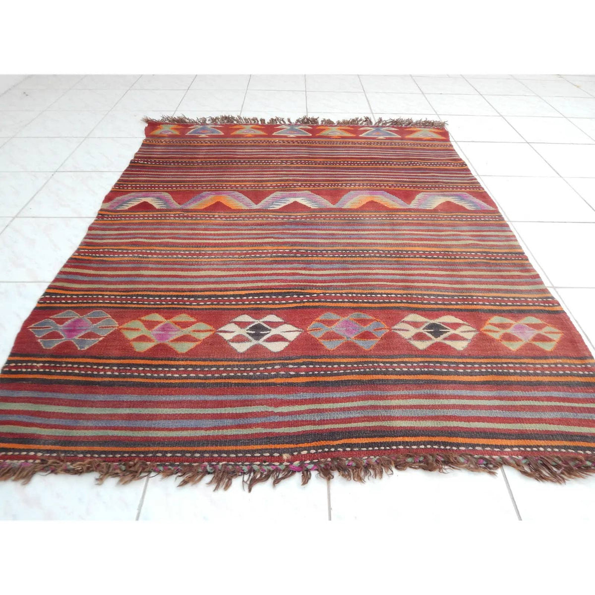 Vintage Kilim 136 x 167 cm