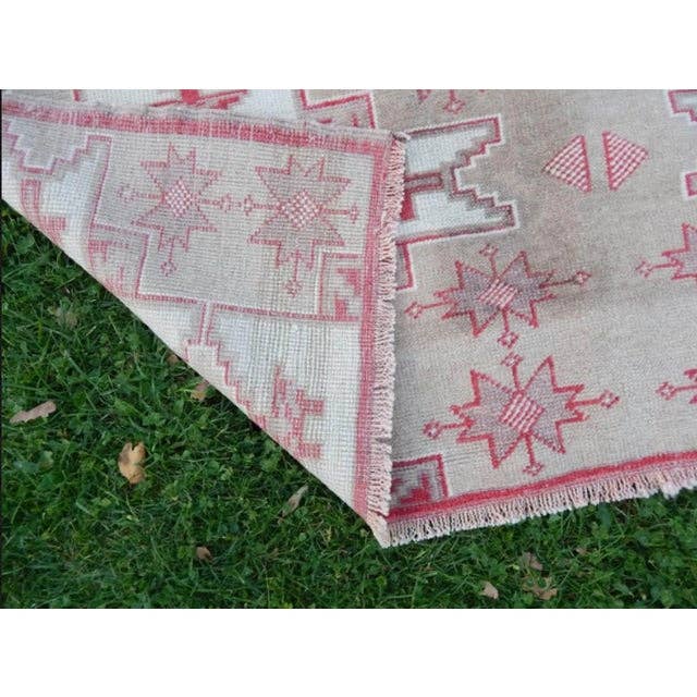 Vintage Uşak Halı 146 x 183 cm