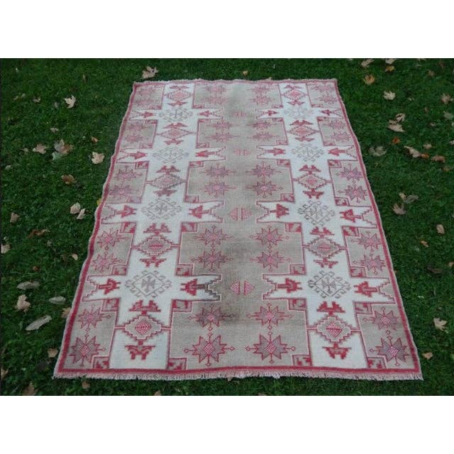 Vintage Uşak Halı 146 x 183 cm