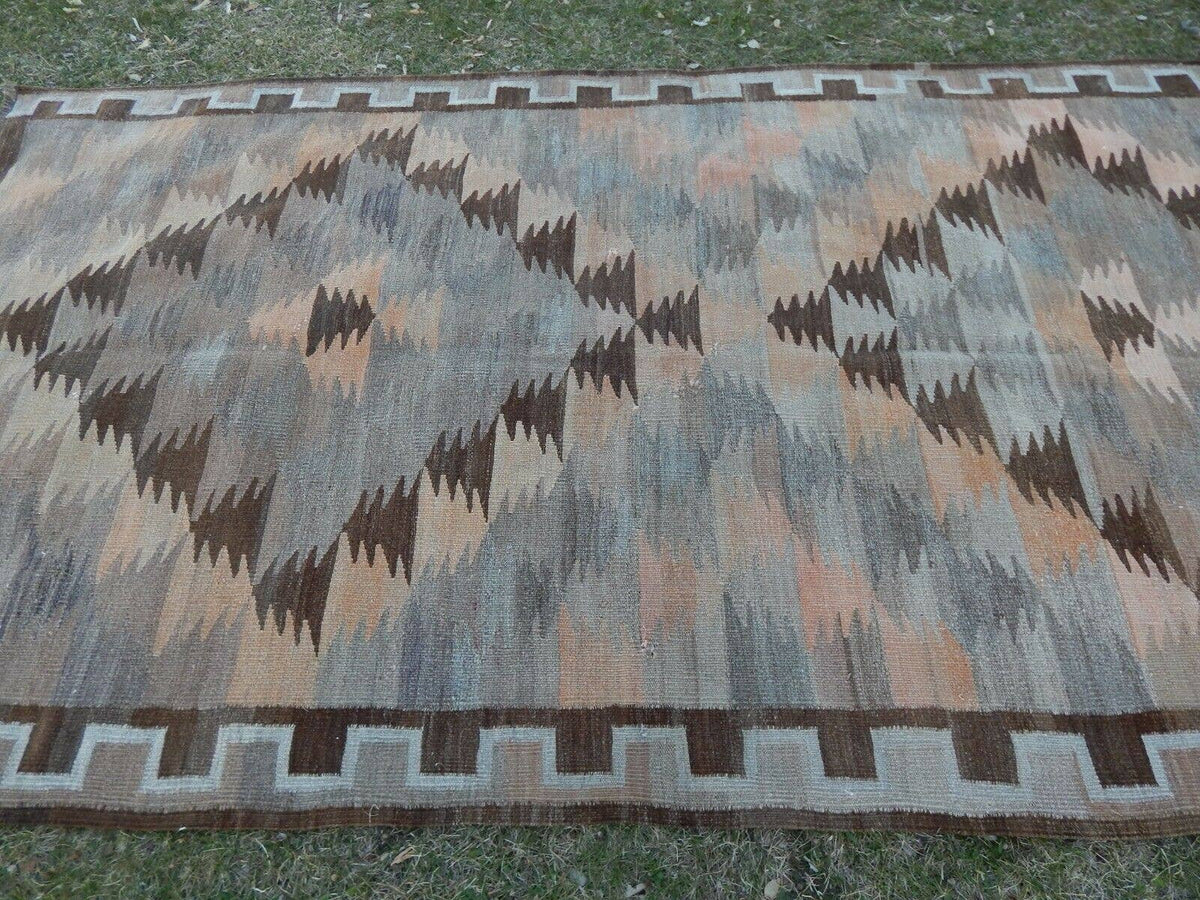 Vintage Kilim 142 x 284 cm