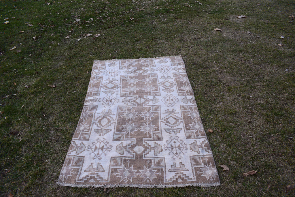 Vintage Uşak Halı 113 x 192 cm
