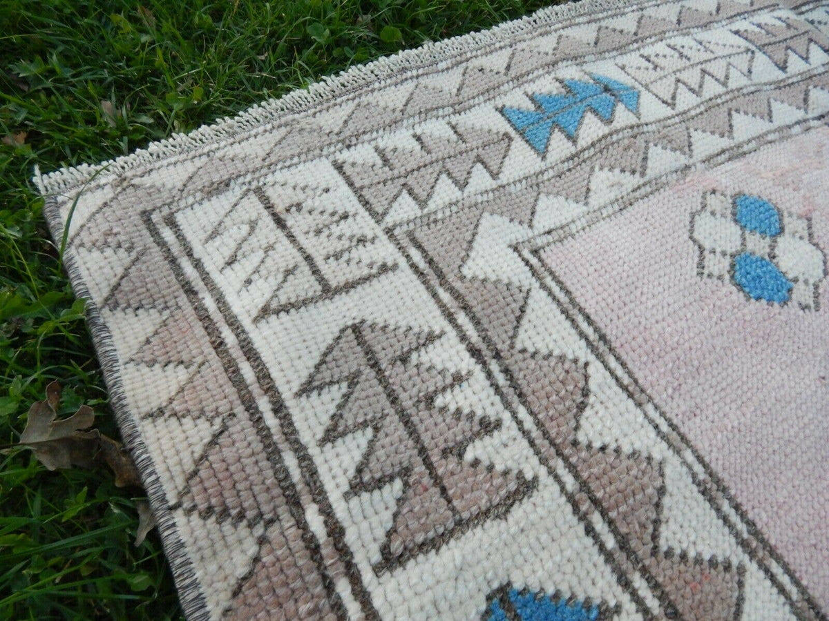 Vintage Uşak Halı 155 x 190 cm