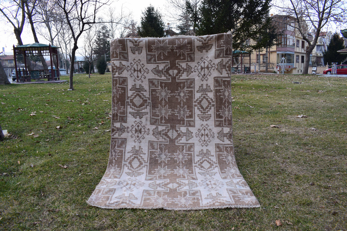 Vintage Uşak Halı 113 x 192 cm