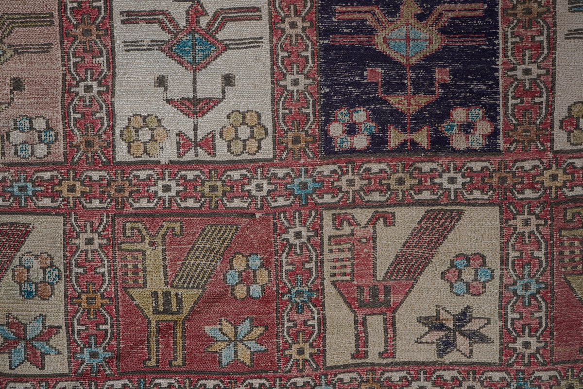 Vintage Sumak Kilim 125 x 177 cm