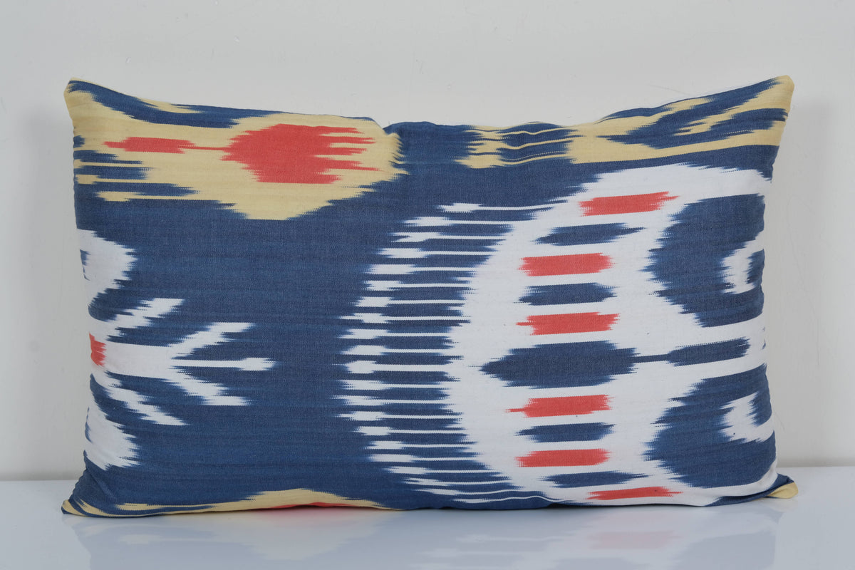 İpek Ikat Kadife Kırlent Kılıfı 30 x 45 cm