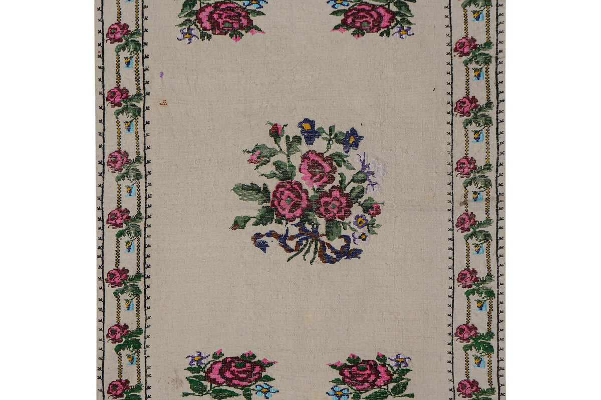 Vintage Kilim 94 x 134 cm