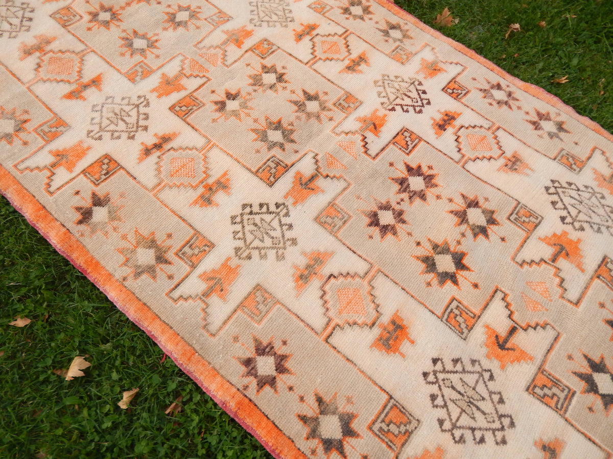 Vintage Uşak Halı 128 x 258 cm