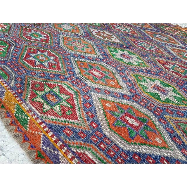 Vintage Kilim 186 x 227 cm