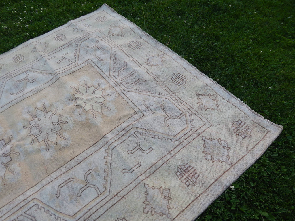 Vintage Uşak Halı 195 x 270 cm