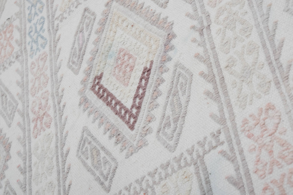 Vintage Kilim 156 x 216 cm