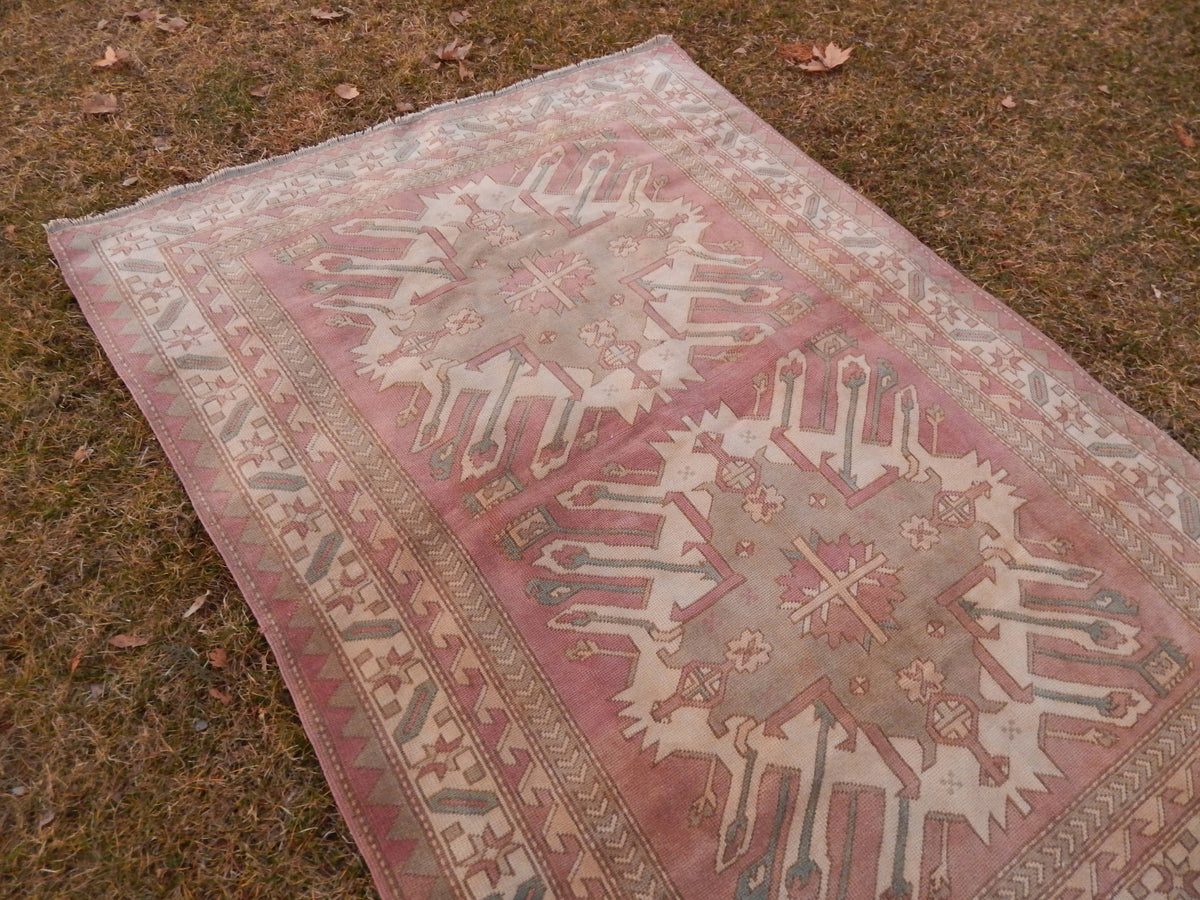 Vintage Uşak Halı 145 x 202 cm