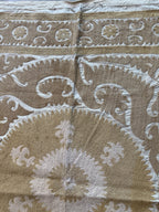 El İşlemesi Suzani Duvar Örtüsü 145 x 156 cm