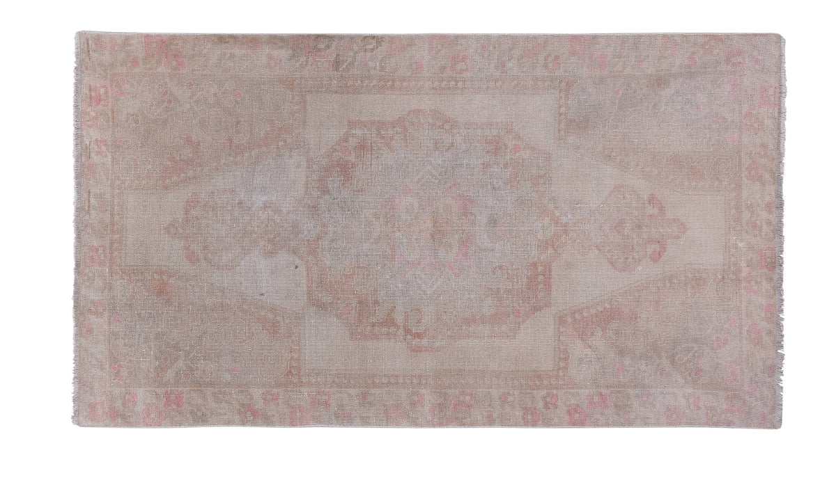 Vintage Uşak Halı 130 x 225 cm