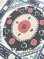 El İşlemesi Suzani Duvar Örtüsü 130 x 136 cm