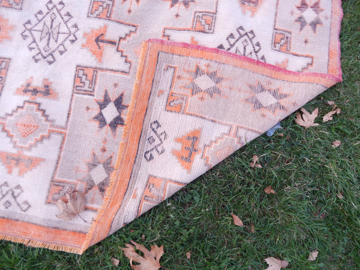 Vintage Uşak Halı 128 x 258 cm