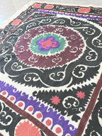 El İşlemesi Suzani Duvar Örtüsü 115 x 124 cm