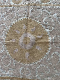 El İşlemesi Suzani Duvar Örtüsü 123 x 135 cm