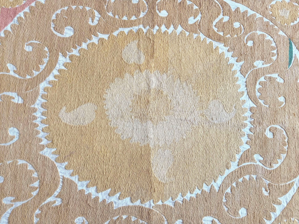 El İşlemesi Suzani Duvar Örtüsü 135 x 150 cm