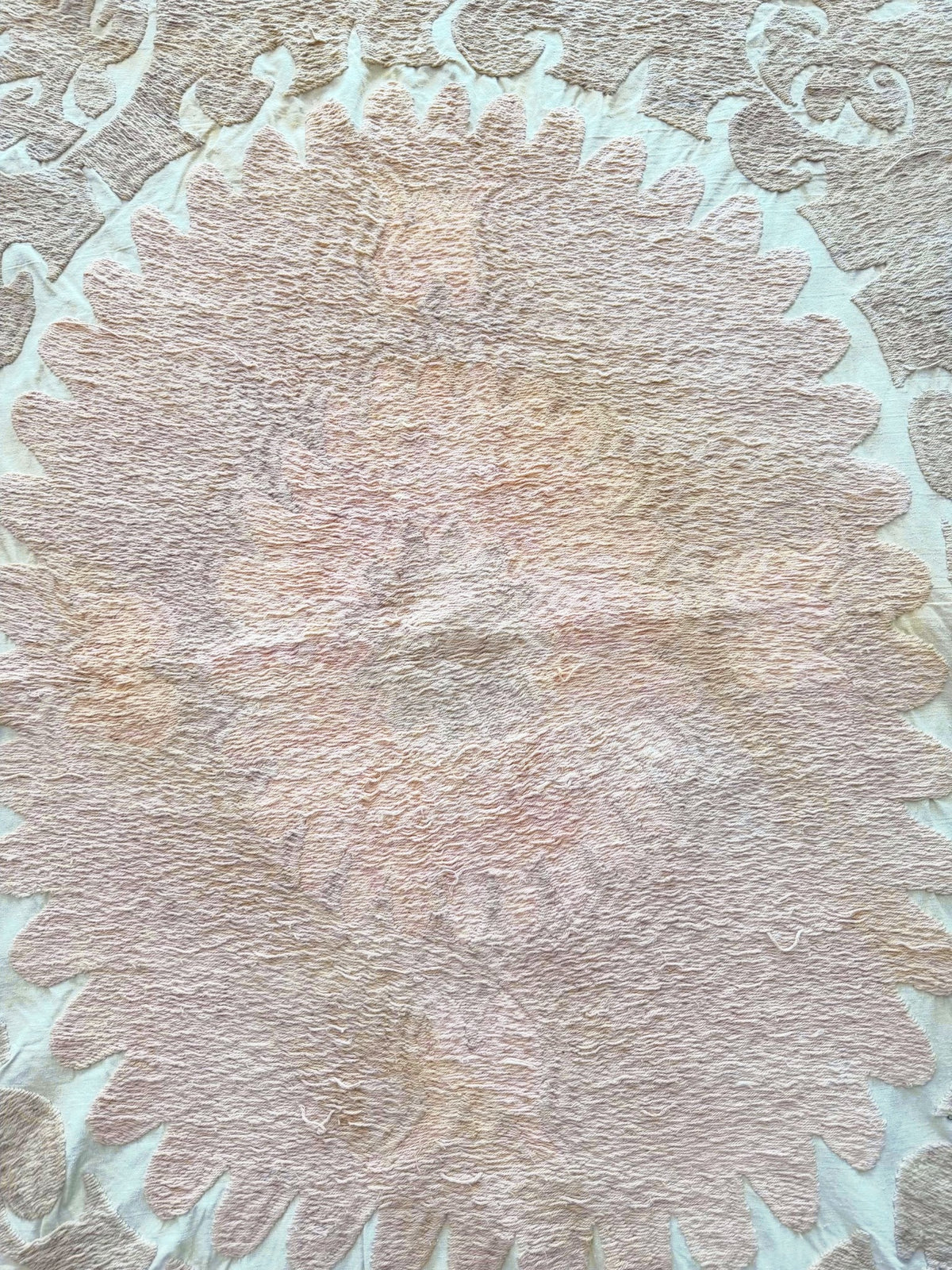 El İşlemesi Suzani Duvar Örtüsü 138 x 155 cm
