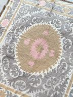 El İşlemesi Suzani Duvar Örtüsü 130 x 145 cm