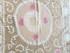 El İşlemesi Suzani Duvar Örtüsü 138 x 140 cm
