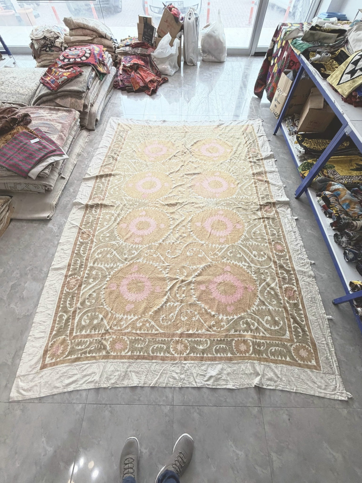 El İşlemesi Suzani Duvar Örtüsü 245 x 335 cm