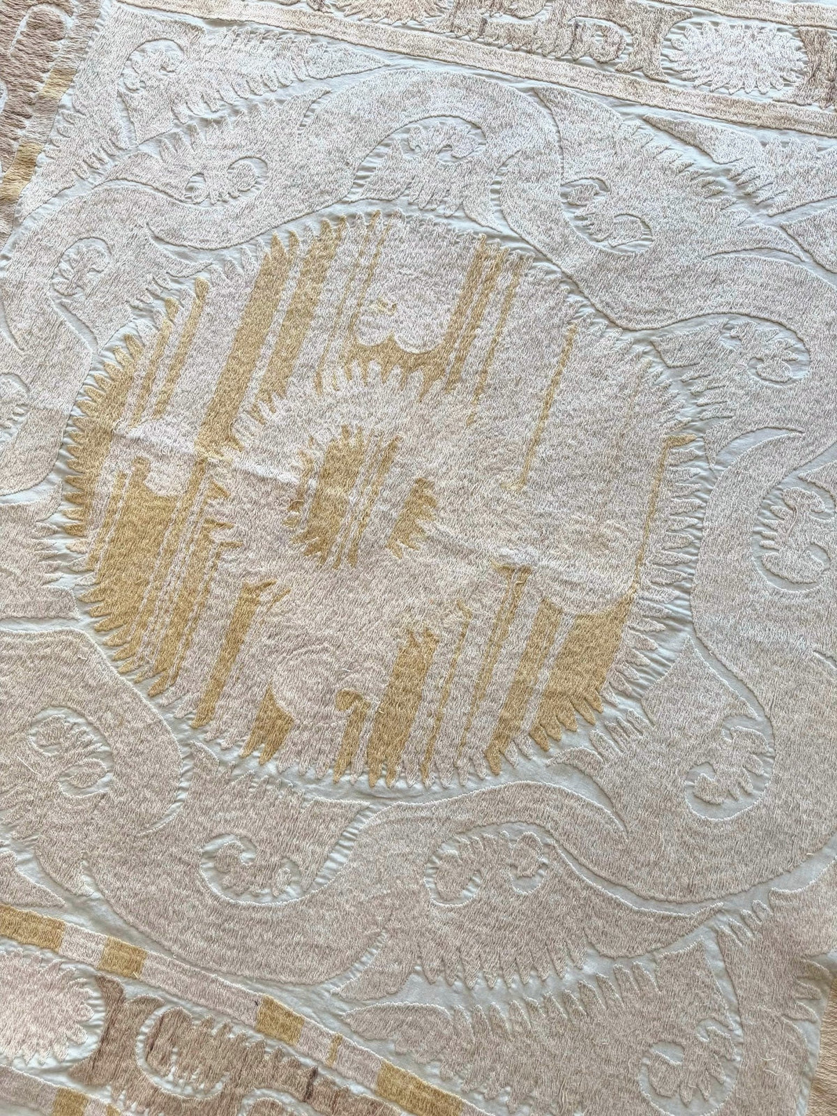 El İşlemesi Suzani Duvar Örtüsü 144 x 147 cm