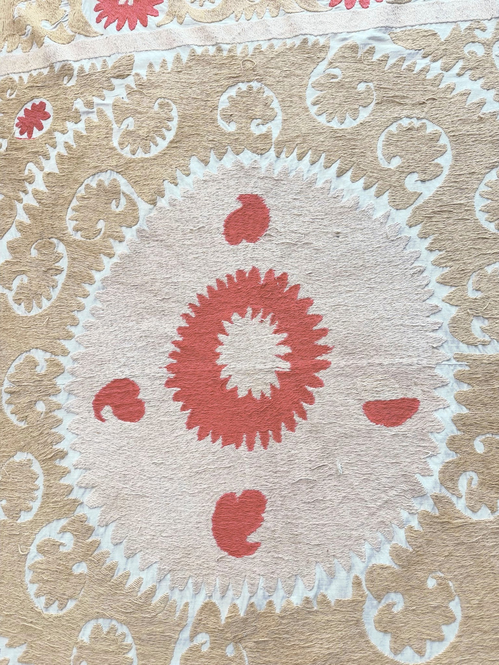 El İşlemesi Suzani Duvar Örtüsü 130 x 153 cm