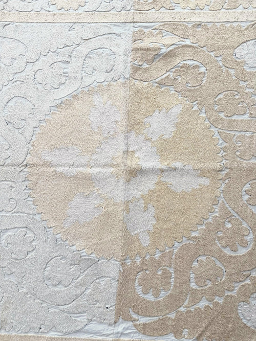 El İşlemesi Suzani Duvar Örtüsü 138 x 143 cm