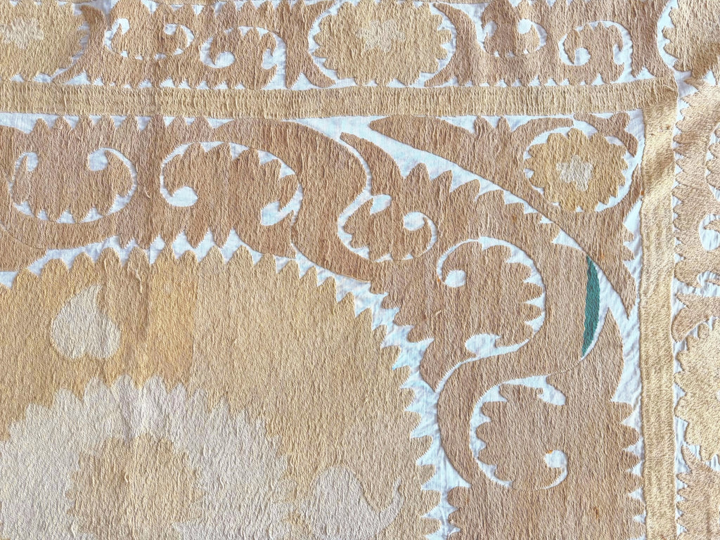 El İşlemesi Suzani Duvar Örtüsü 135 x 150 cm