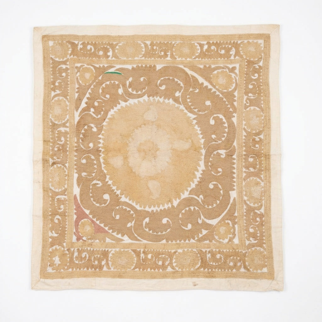 El İşlemesi Suzani Duvar Örtüsü 135 x 150 cm