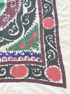 El İşlemesi Suzani Duvar Örtüsü 117 x 127 cm
