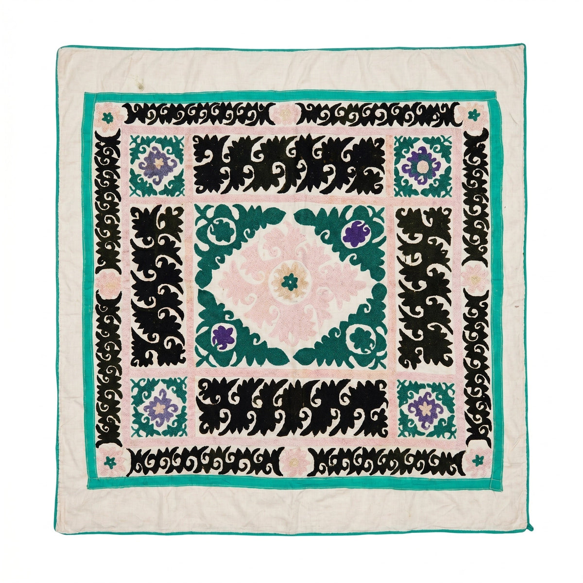 El İşlemesi Suzani Duvar Örtüsü 124 x 124 cm