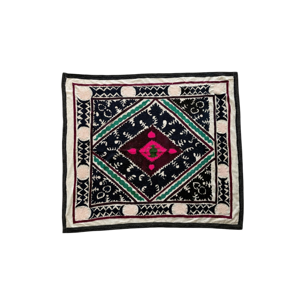 El İşlemesi Suzani Duvar Örtüsü 124 x 146 cm