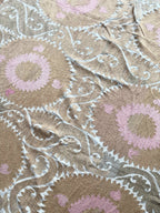 El İşlemesi Suzani Duvar Örtüsü 245 x 335 cm