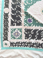 El İşlemesi Suzani Duvar Örtüsü 124 x 124 cm