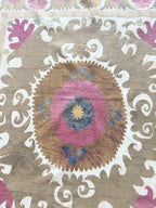 El İşlemesi Suzani Duvar Örtüsü 121 x 133 cm