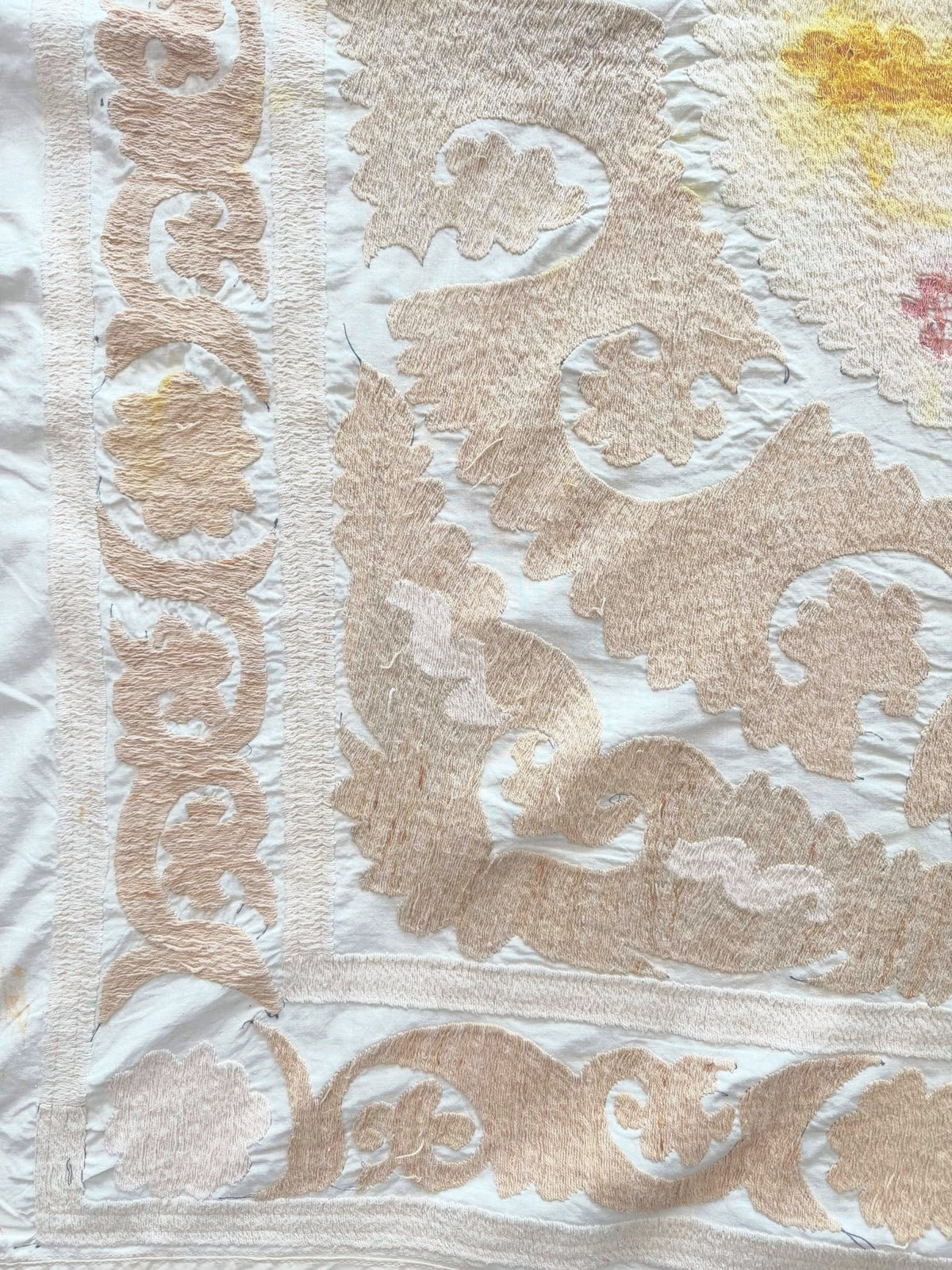 El İşlemesi Suzani Duvar Örtüsü 152 x 154 cm