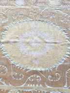 El İşlemesi Suzani Duvar Örtüsü 140 x 156 cm