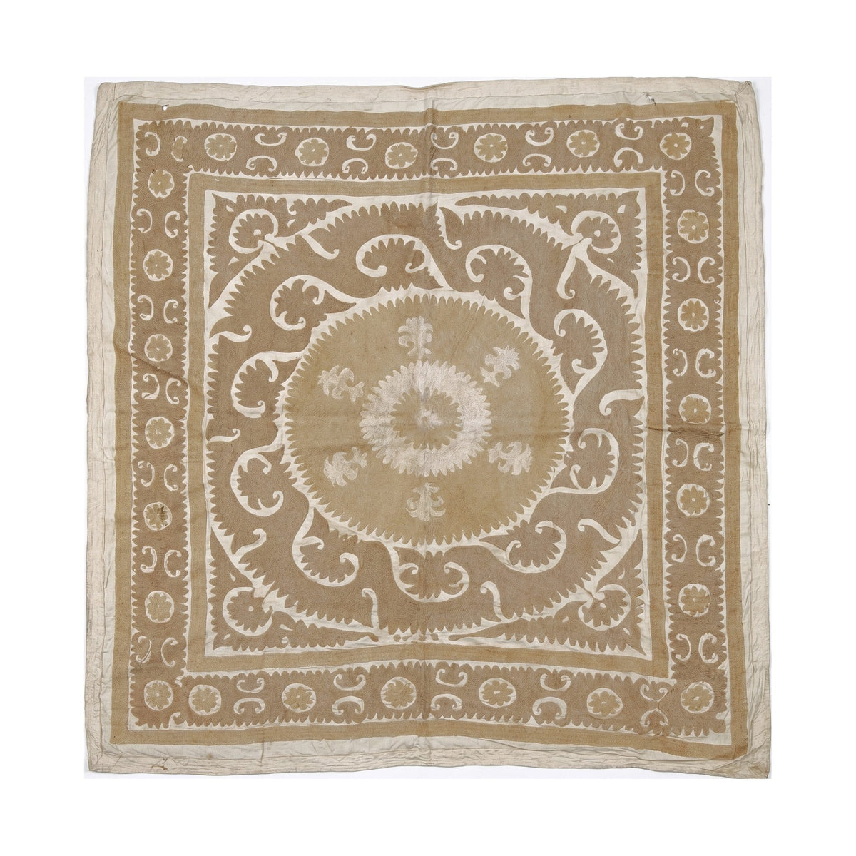 El İşlemesi Suzani Duvar Örtüsü 145 x 156 cm