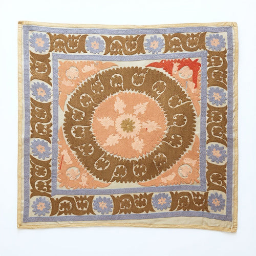 El İşlemesi Suzani Duvar Örtüsü 135 x 152 cm