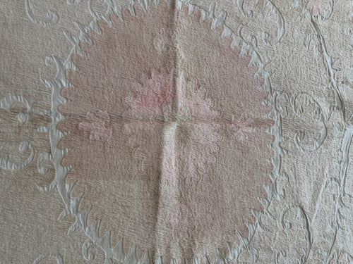 El İşlemesi Suzani Duvar Örtüsü 140 x 154 cm