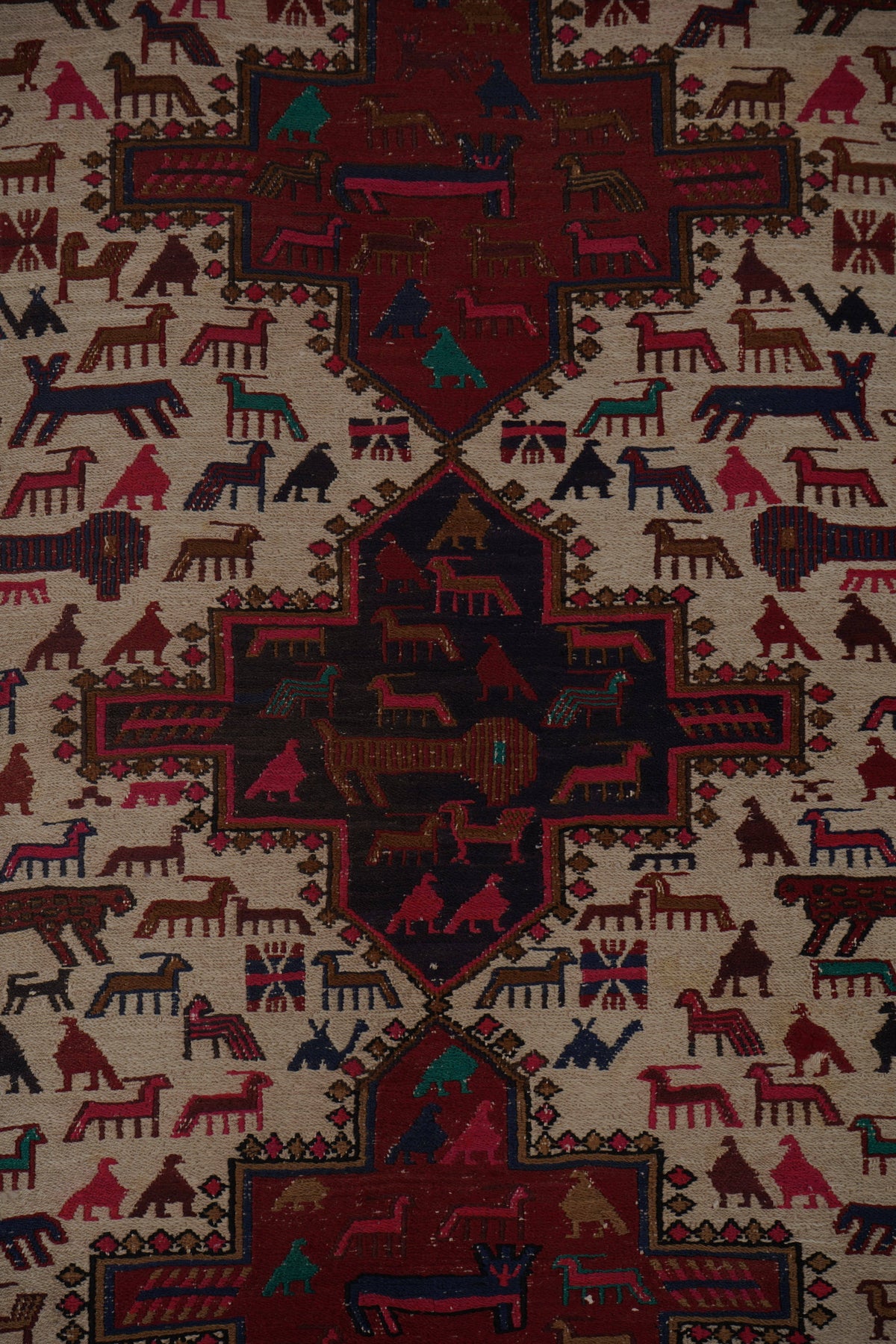 Vintage Sumak Kilim 108 x 143 cm