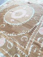 El İşlemesi Suzani Duvar Örtüsü 145 x 150 cm