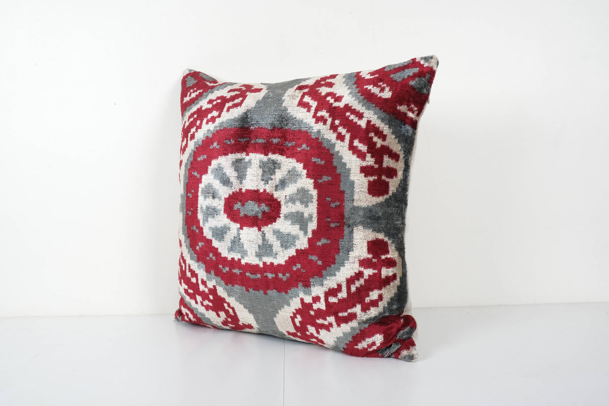 İpek Ikat Kadife Kırlent Kılıfı 60 x 60 cm