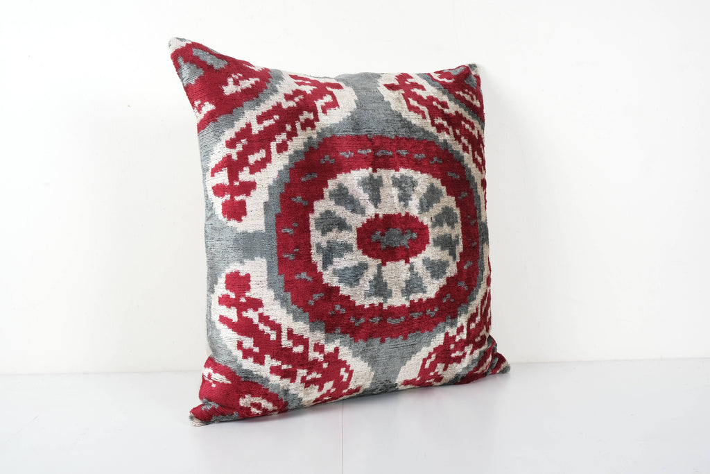 İpek Ikat Kadife Kırlent Kılıfı 60 x 60 cm