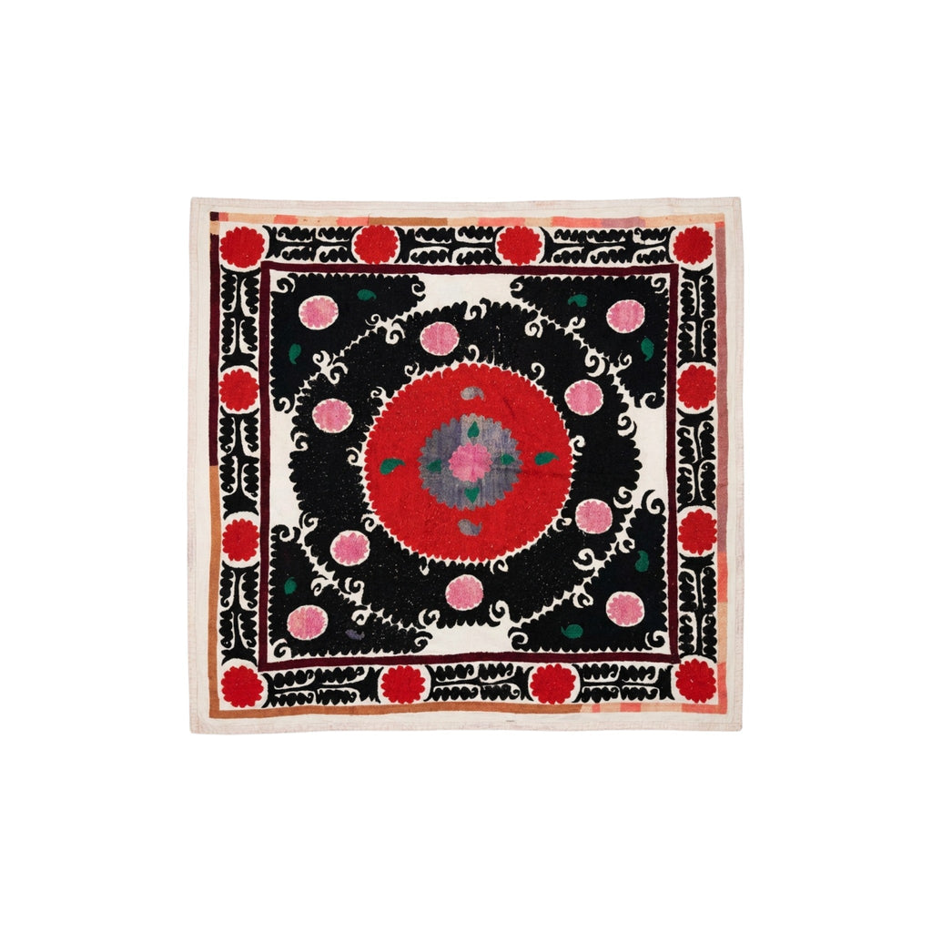 El İşlemesi Suzani Duvar Örtüsü 127 x 135 cm